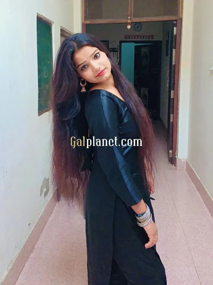 Divya rathi High Profile indipendent college girl agency girl cash pay