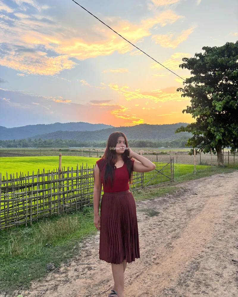 Hi, I’m Jenny. I’m classy, elegant, and full of positive vibes. I beli