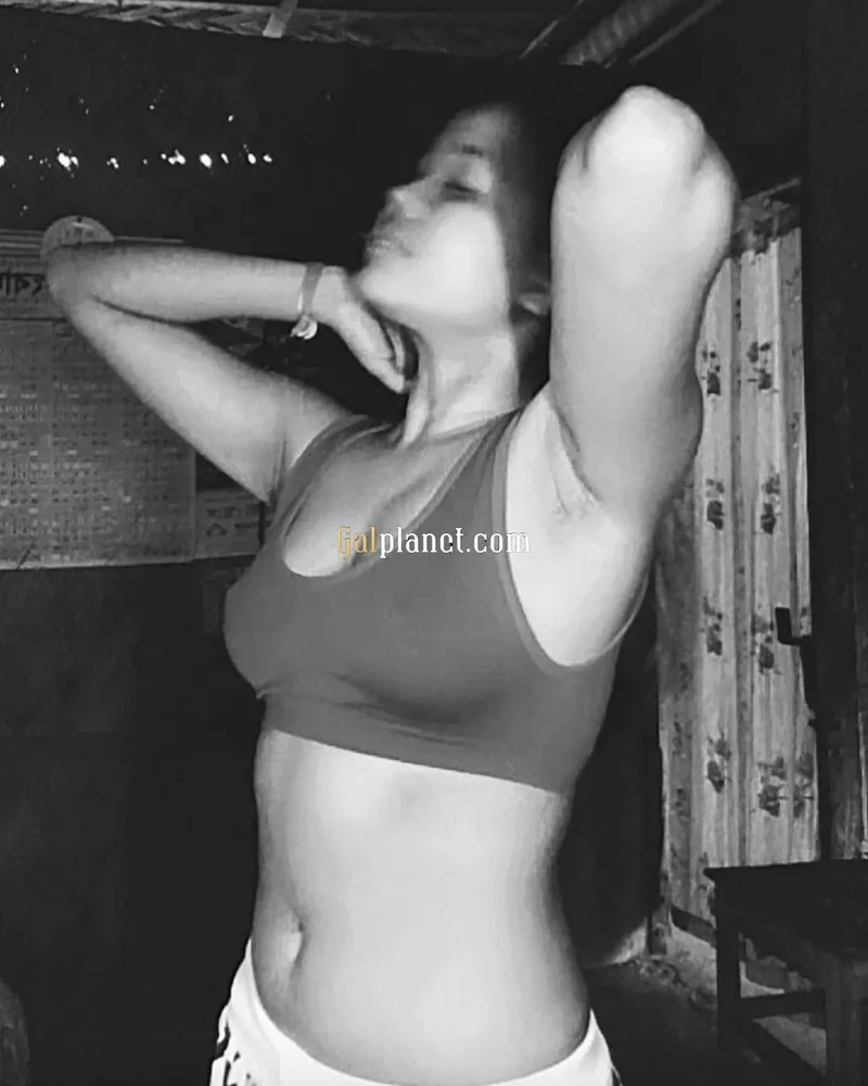 call girl living alone looking honest and genuine guys for all type s