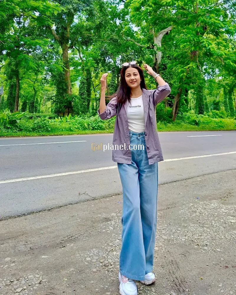 Annamalai Mondol Honeymoon Supriyamit qI Koka Queen is one of the top