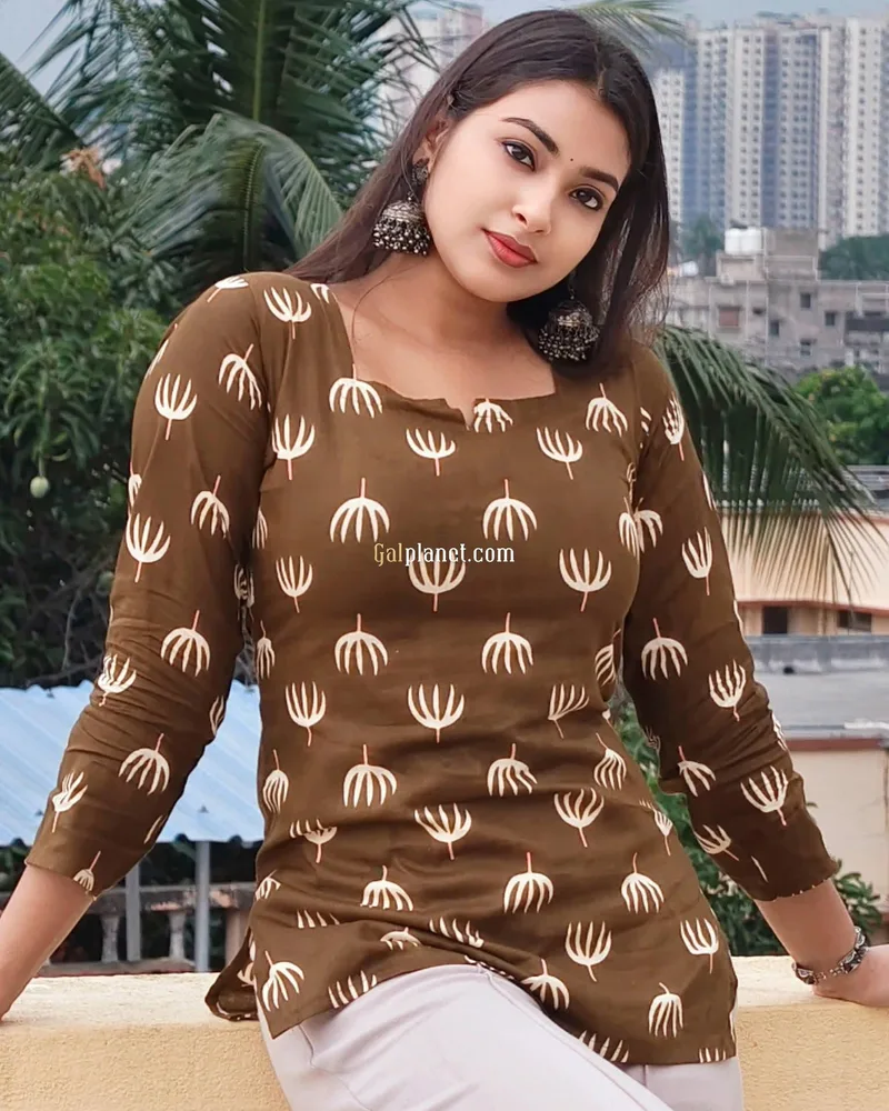 Nisha 𝟳𝟱𝟰𝟰𝟬𝟱𝟰𝟵𝟯𝟮 My place is clean, comfortable, private, an