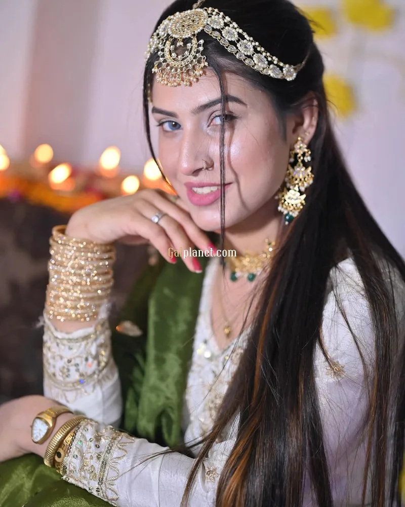 Hi profile independent best call girl available all time call now and