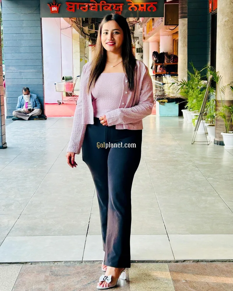 Anita Sharma call girl