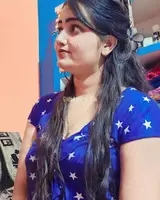 Kavya Sharma top gir