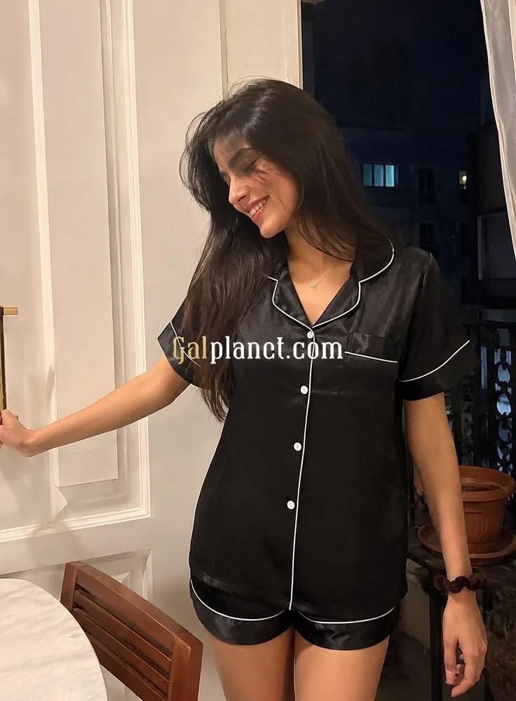 (91538 26435)Ahmedabad call girl only cash payment full enjoy service✋