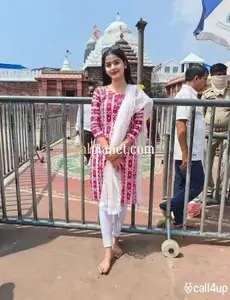 Priya  singh mehra call girl 