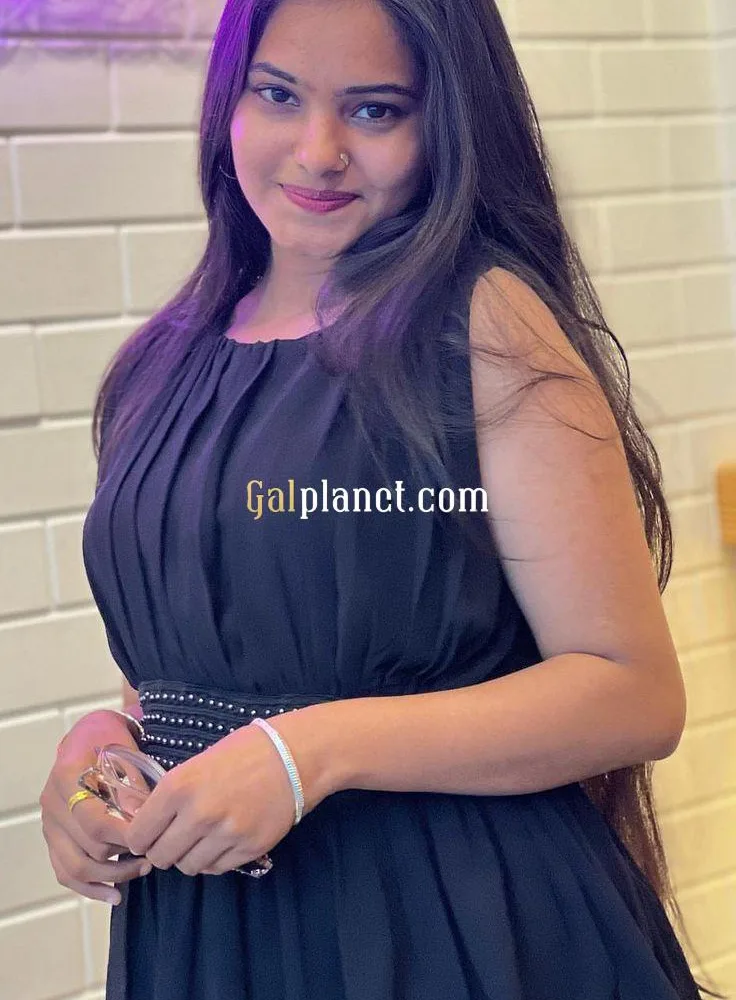 Available Ahmedabad Resham Ka Mehra call girl sex available
