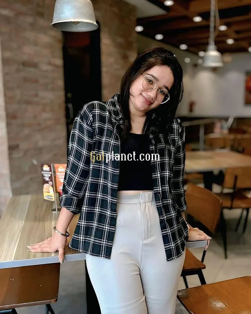 HATHRAS I have all type sexy girls in your city we provide anytime