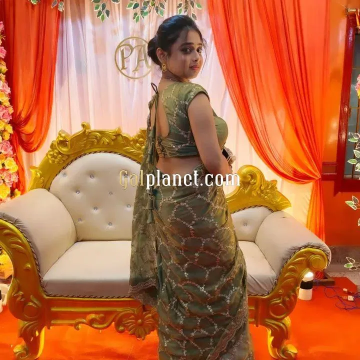 TOP VIP INDIPENDENT SONAKSHI AVAILABLE