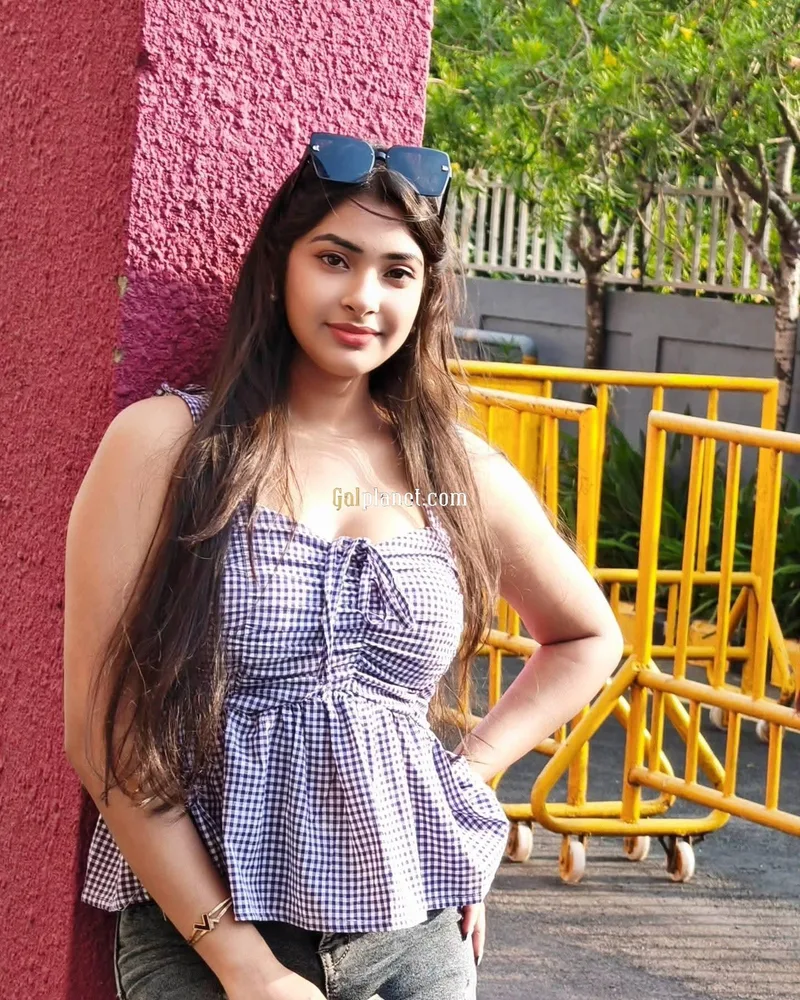 Nisha 𝟳𝟱𝟰𝟰𝟬𝟱𝟰𝟵𝟯𝟮 Genuine I'm affectionate, open-minded, and