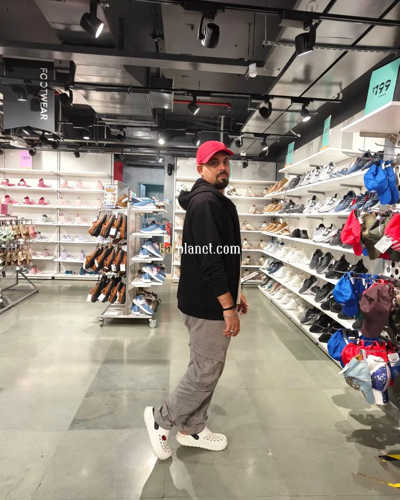 I am Well professional independent Boy Available in Bangalore