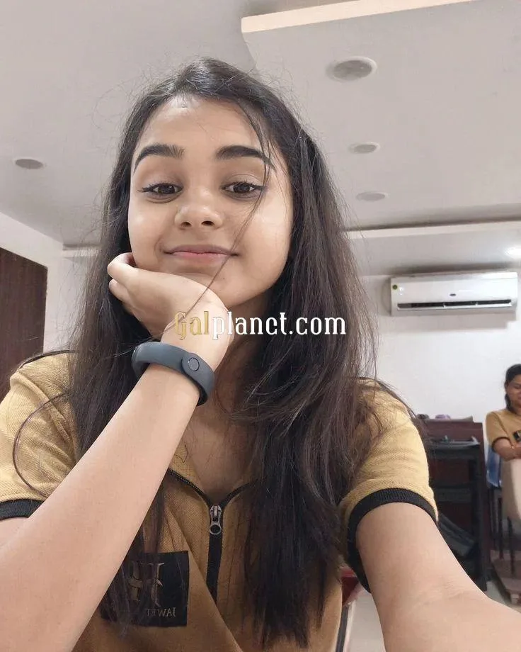 Mangalore My self divya top model college girl and hot busty available