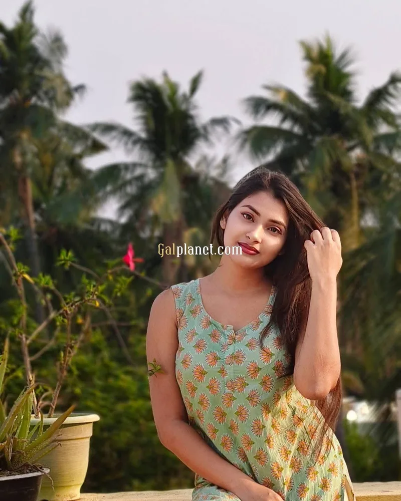 Nisha 𝟳𝟱𝟰𝟰𝟬𝟱𝟰𝟵𝟯𝟮 I like to sexy meet  call and nude service