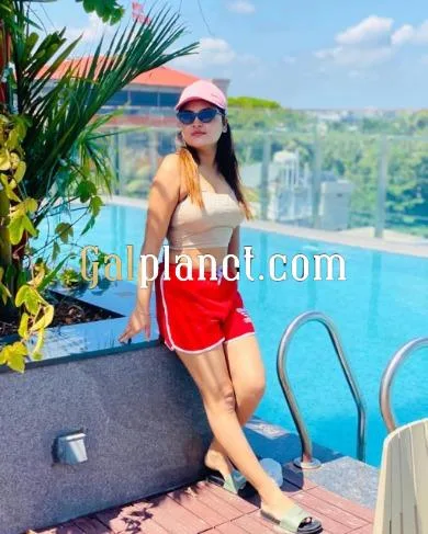 Call Girls in Noida Pari Chowk Near Hotel Ginger 7669021418 In Noida