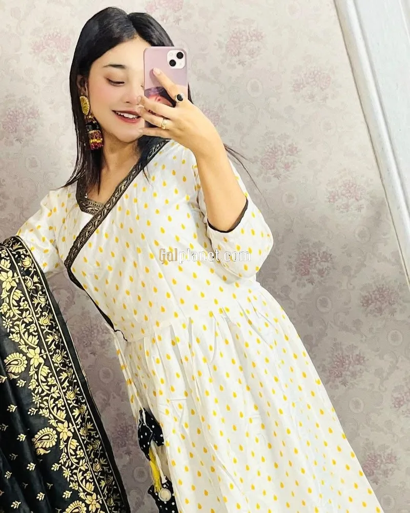 Nisha 𝟳𝟱𝟰𝟰𝟬𝟱𝟰𝟵𝟯𝟮 I Am Looking For Men With Style And The Rig