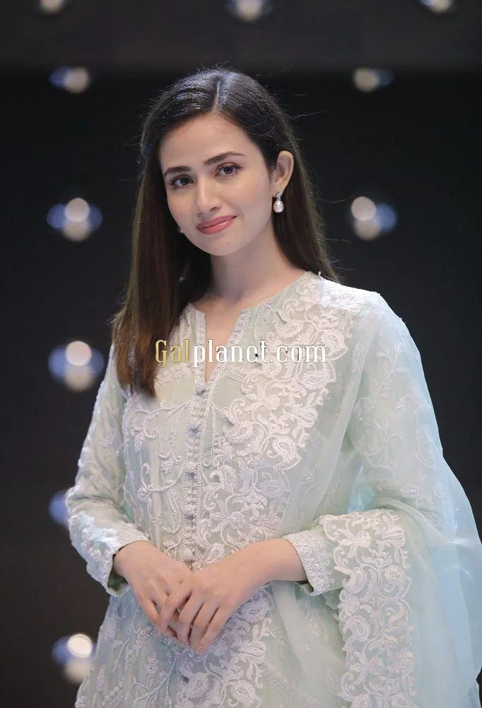 Low Price♥️CASH PAYMENT❤️ 𝟗𝟬𝟬𝟔𝟯𝟔𝟗𝟗𝟗𝟖 Hot Sexy girl Cuttack