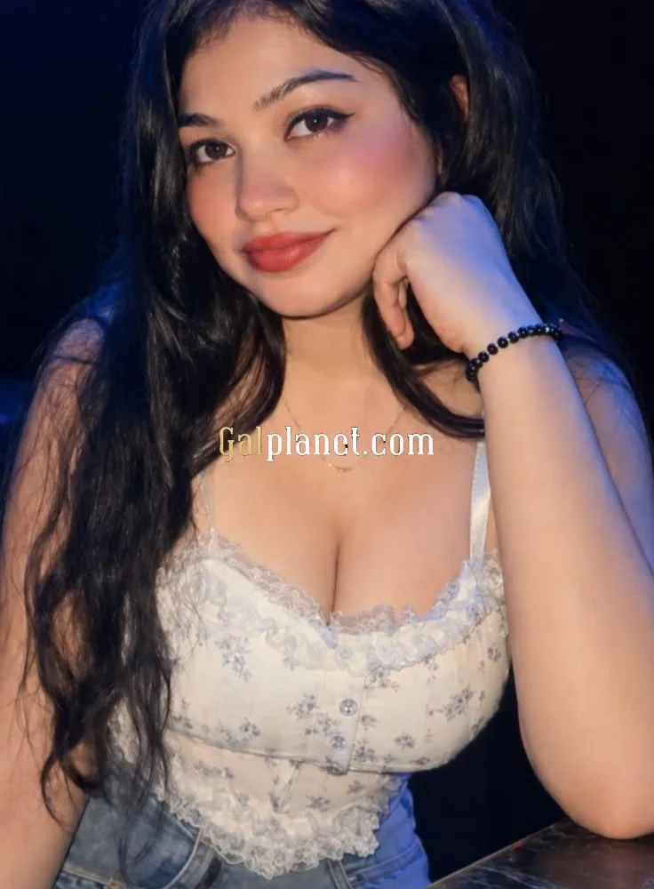 College girl genuine service call girl