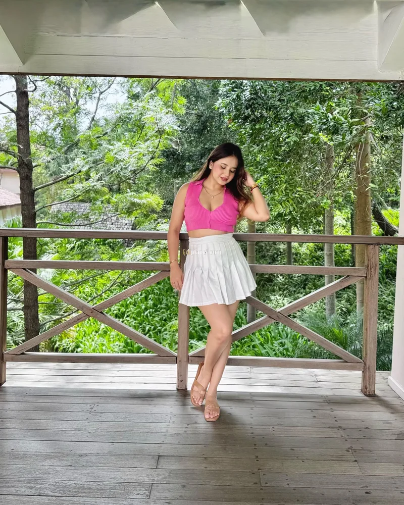 Nisha 𝟳𝟱𝟰𝟰𝟬𝟱𝟰𝟵𝟯𝟮 What I Offer:  - Full-body massage - Kissin