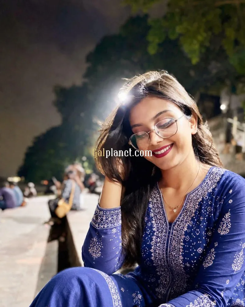 Nisha 𝟳𝟱𝟰𝟰𝟬𝟱𝟰𝟵𝟯𝟮 Direct payment to girl hand cash (COD) Real