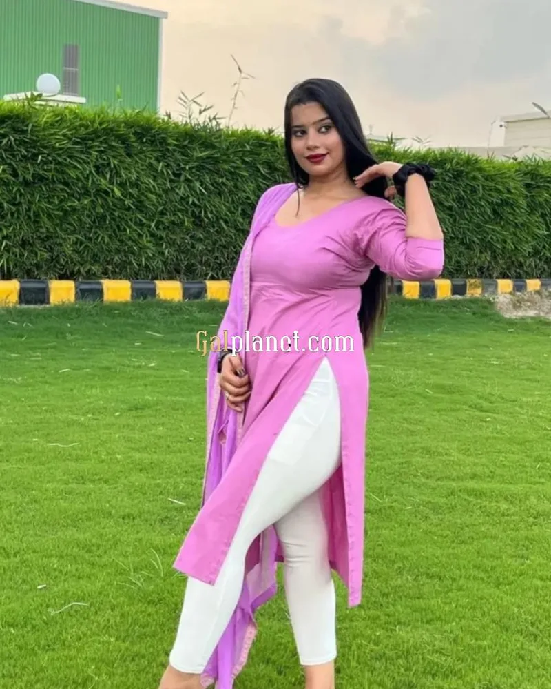 Simran call girl ❤️ 𝟖𝟖𝟎𝟗𝟕𝟓𝟔𝟎𝟑𝟒 ❤️ call girls in escort servi