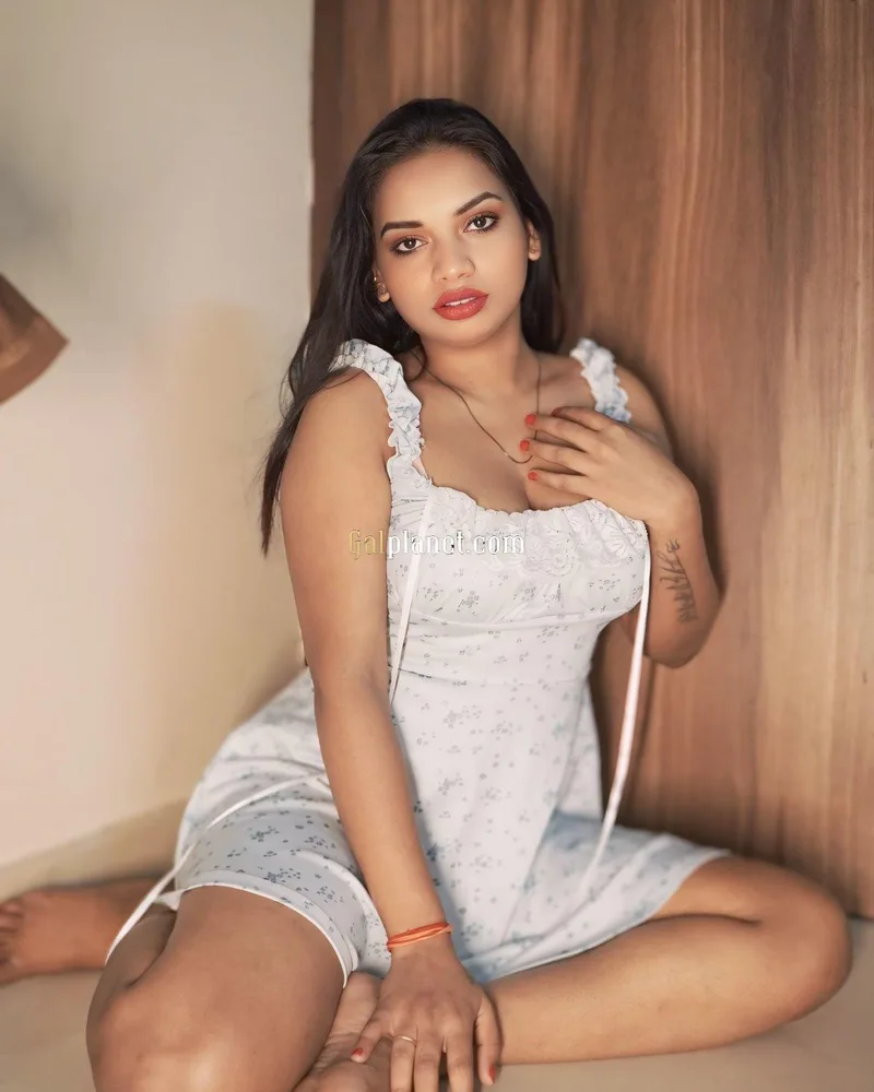 Low Price ♥️ C,ASH PAYMENT 𝟖𝟏𝟎𝟐𝟕𝟔𝟓𝟎𝟖𝟓 💋 Hot Genuine girl👍