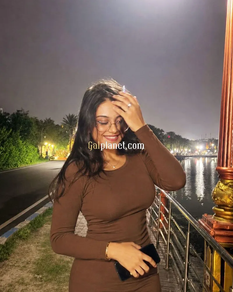 Nisha 𝟳𝟱𝟰𝟰𝟬𝟱𝟰𝟵𝟯𝟮 NEW SUPERHOT JUICY BABE WITH SOFT WET PUSSY