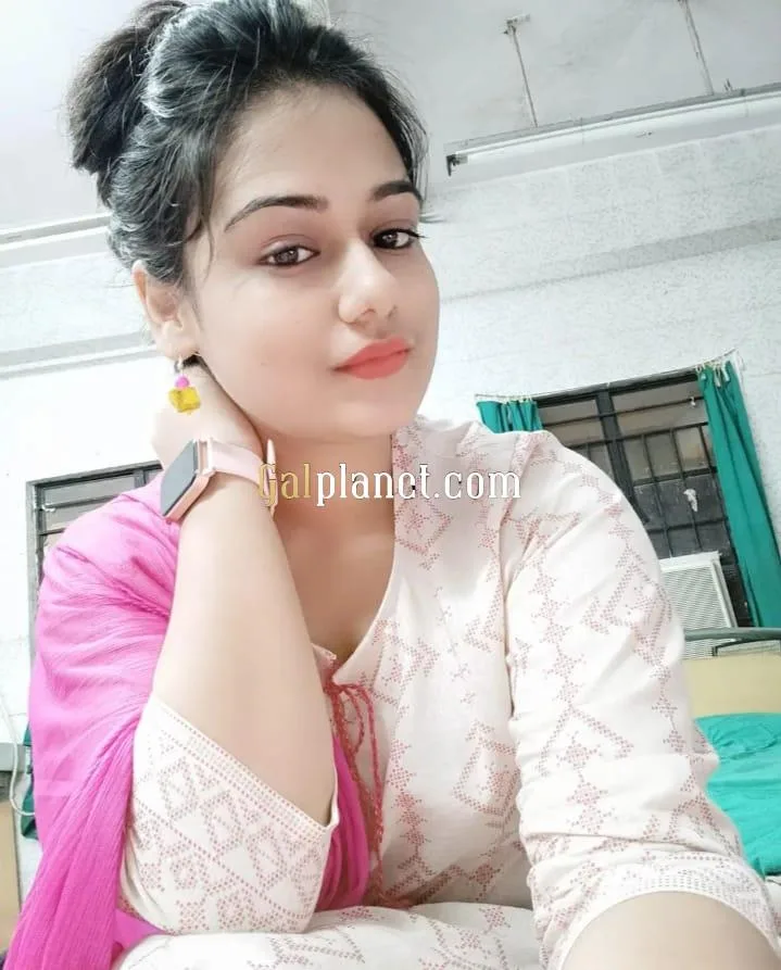 NO ADVANCE FOR BOOKING COME DIRECTLY MY PLACE No Broker No Advance Pay