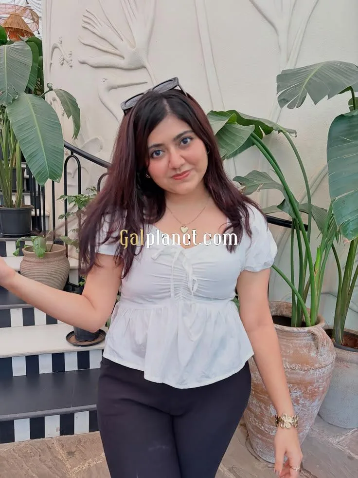 Full experience girls available anytime for cash payment
