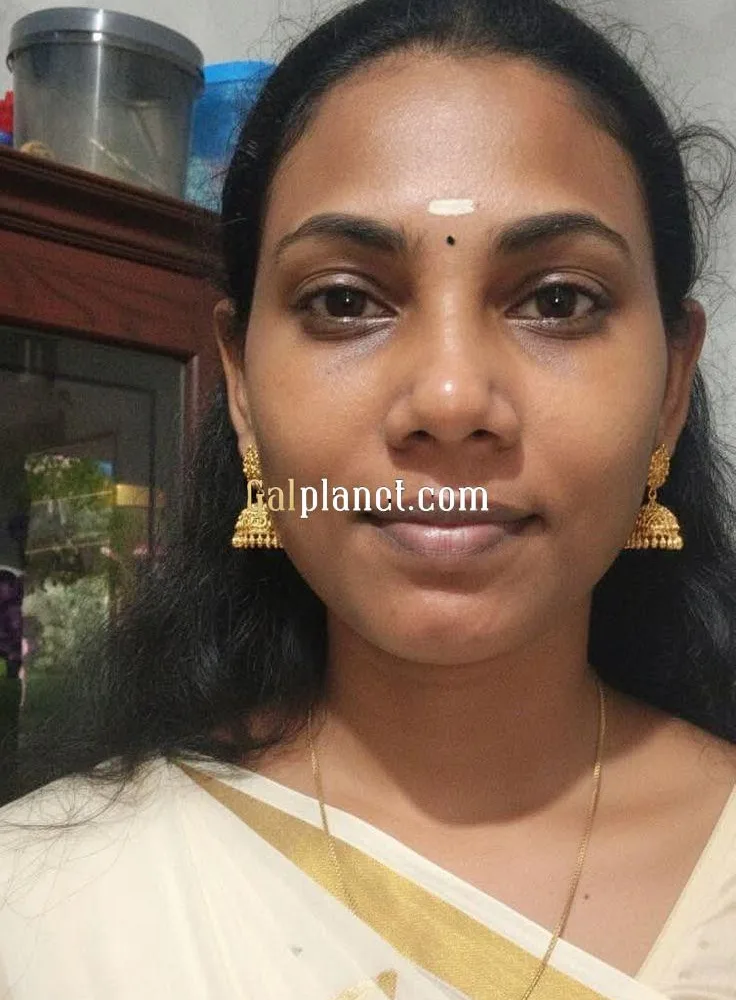 Genuine tamil speaking aunty live cam nude video call sex whatsapp ava