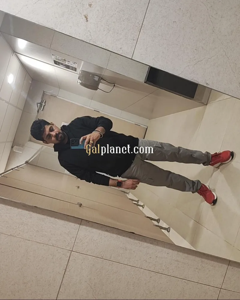 Hight professional IT working Independent Boy Available in bangalore