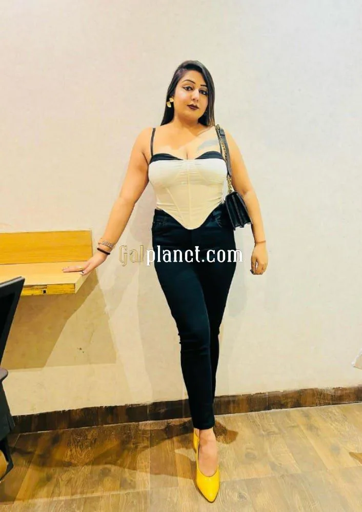 Best college escort girl for giving massage sex service in Raigarh