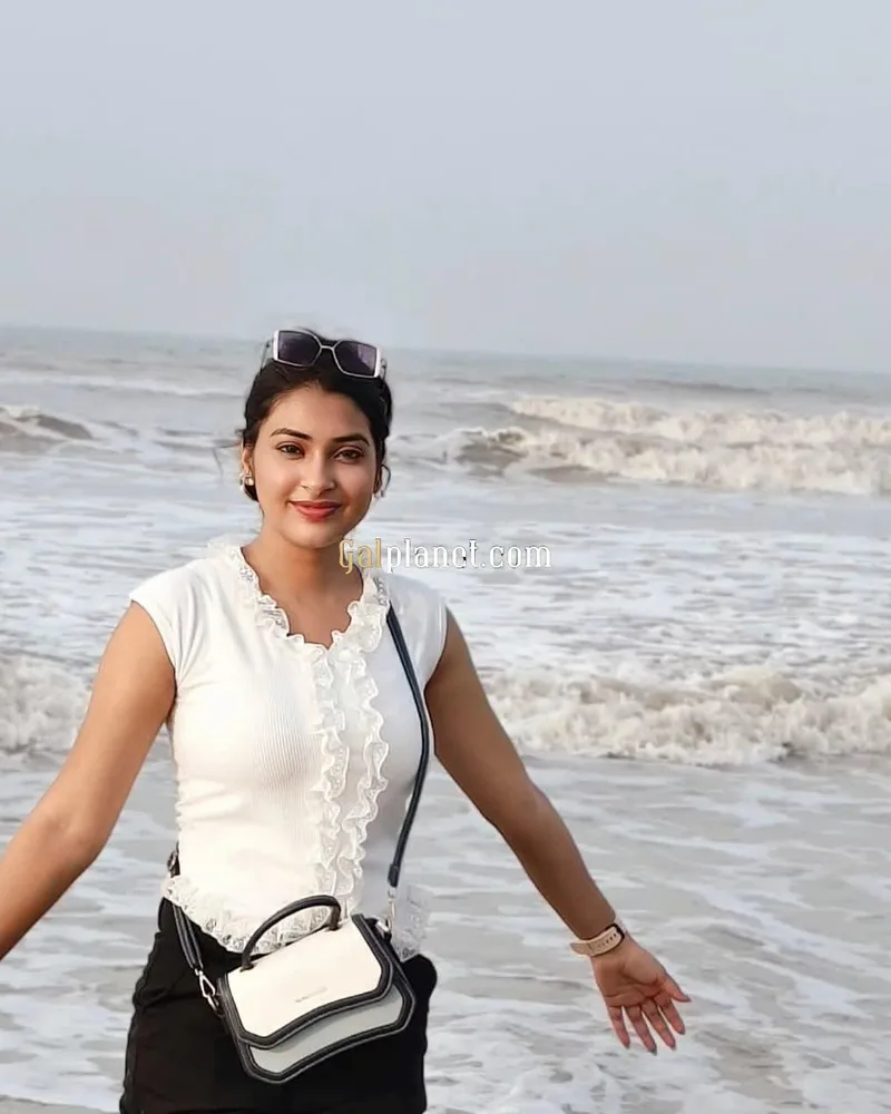 Nisha 𝟳𝟱𝟰𝟰𝟬𝟱𝟰𝟵𝟯𝟮 Oh yeah.. I'm glad you have landed on the r