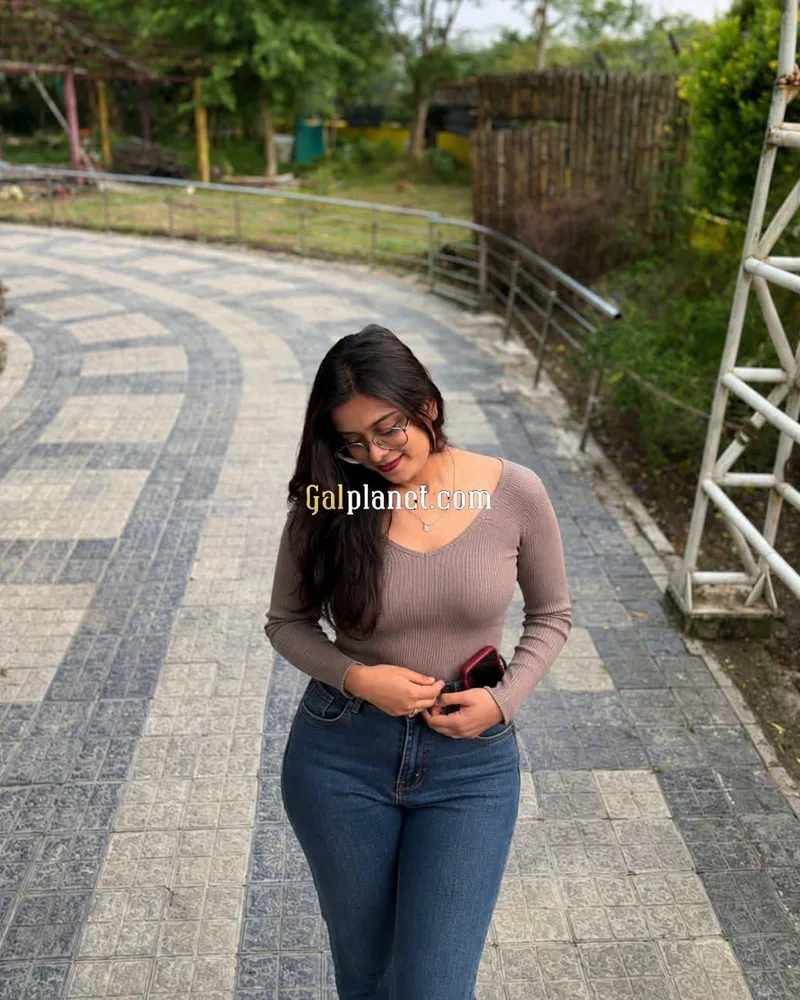 Nisha 𝟳𝟱𝟰𝟰𝟬𝟱𝟰𝟵𝟯𝟮 Call Girls & Escorts Service Independent Es
