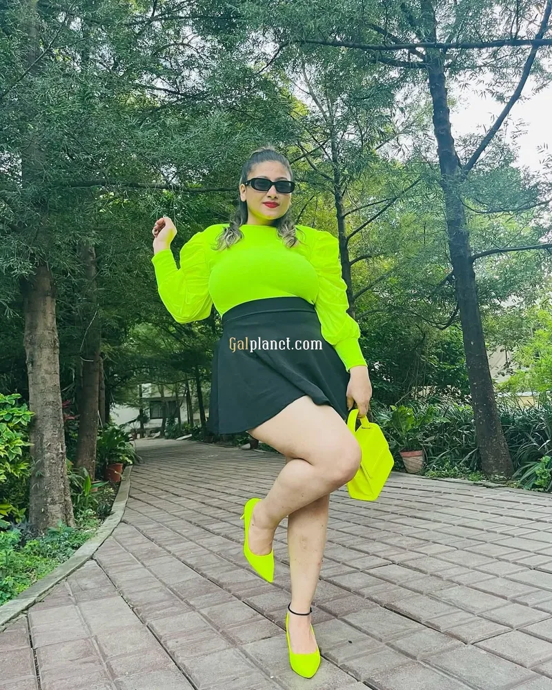 My self Neha Singh High Profile indipendent college girl cash payment