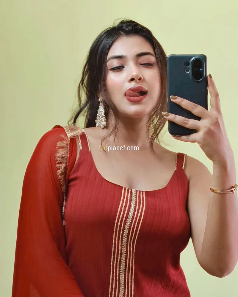 Nisha 𝟳𝟱𝟰𝟰𝟬𝟱𝟰𝟵𝟯𝟮 ONLY CASH PAYMENTS ℂ𝔸𝕊ℍ ON HOTEL HOME AHM