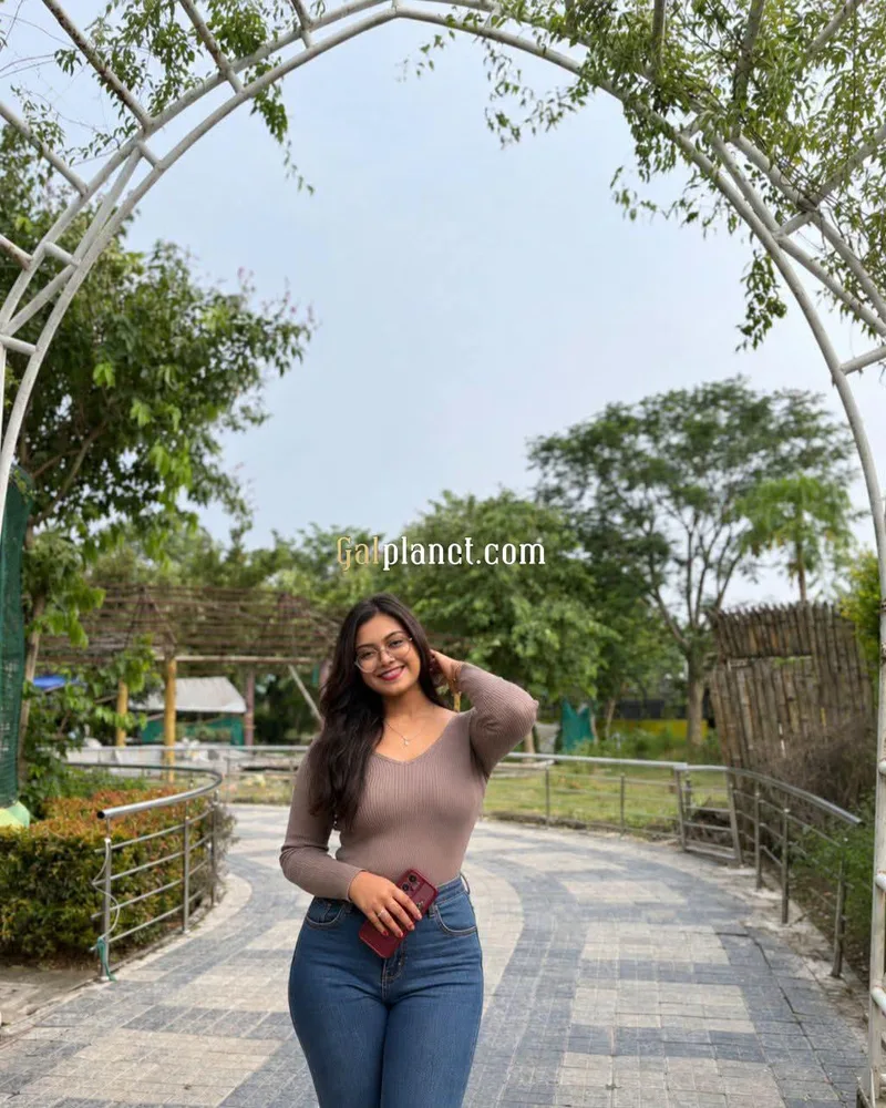 Nisha 𝟳𝟱𝟰𝟰𝟬𝟱𝟰𝟵𝟯𝟮 Call Girls & Escorts Service Independent Es