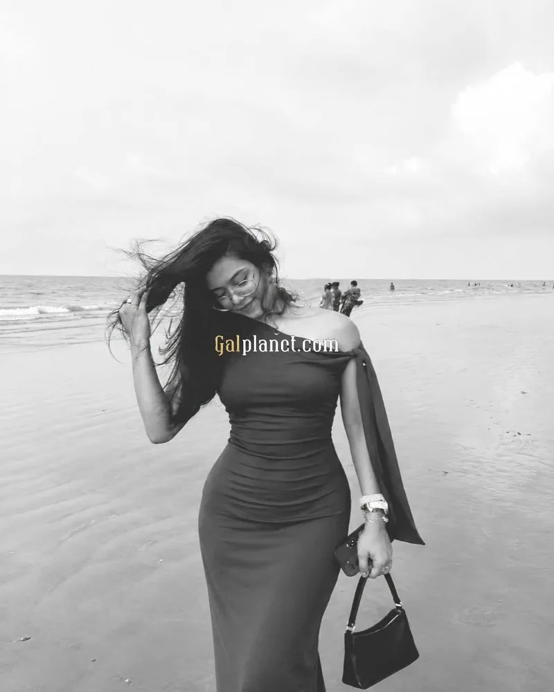 Nisha 𝟳𝟱𝟰𝟰𝟬𝟱𝟰𝟵𝟯𝟮 whatsapp massage me Low Budget ,high profil