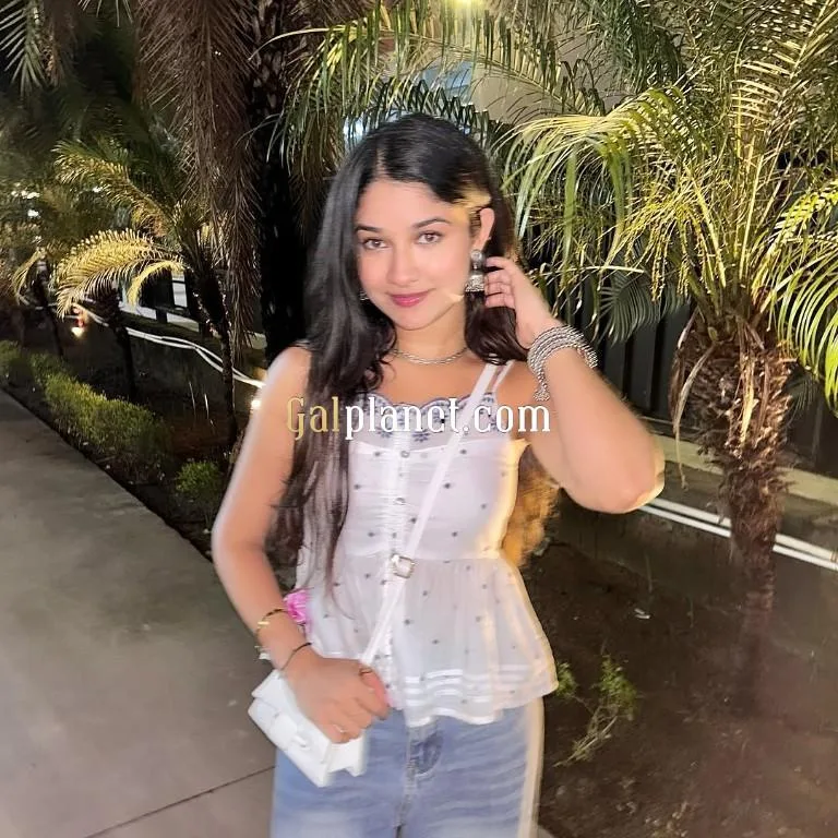 Radhika Patel escort service call girl low price call me full body mas