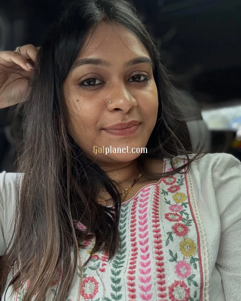 Bhopal Looking hot and sexy model available collage girl