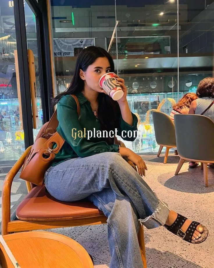 91538 26435 Hyderabad VIP call girl only cash payment full enjoy servi