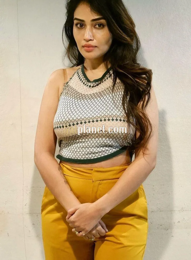 Hi Gentleman, Welcome to my profile.  I'm Shasha in New Town, Kolkata.