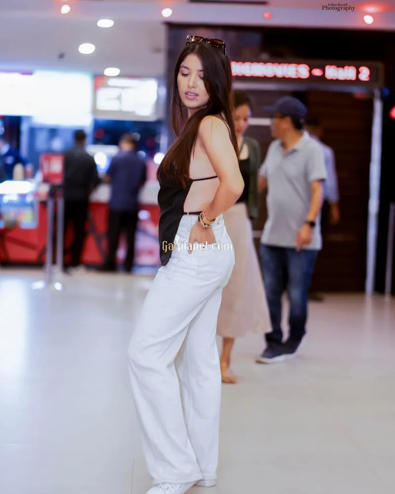 Hi Gentleman, Welcome to my profile. I'm Shasha in New Town,
