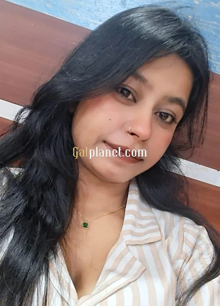 Our Mirzapur call girls agency allows you to experience intimate momen