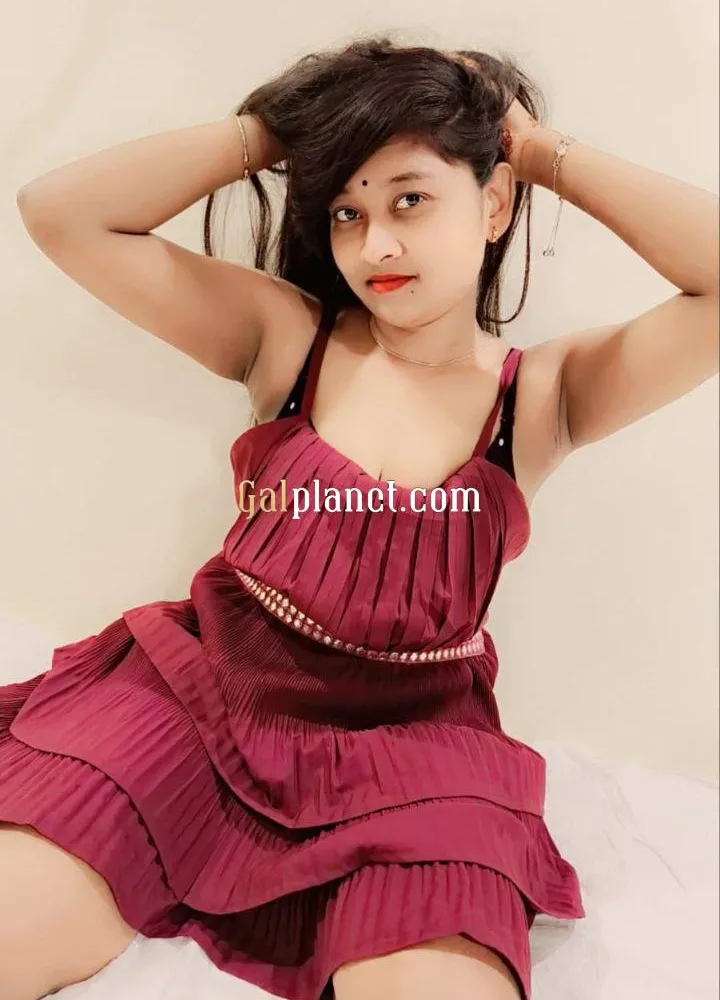 independent call girl living alone looking honest and genuine guys for