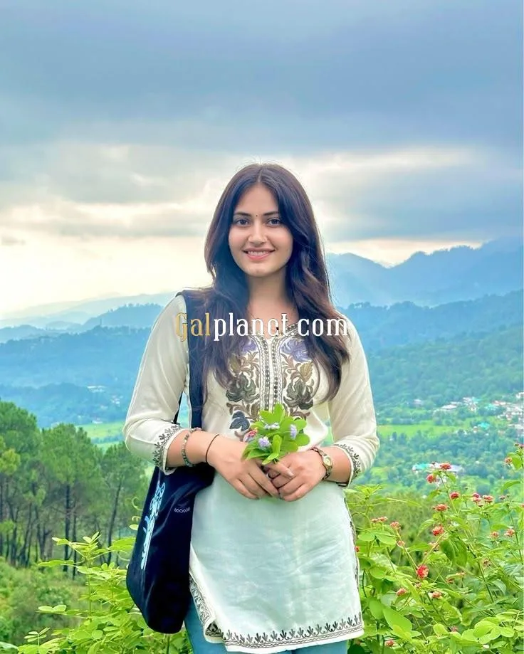 HELLO EVERYONE MY NAME IS DIVYA ✅ FULL SERVICE ✅HOT & SEXY MODELS // C
