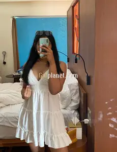 Karina call girl esc
