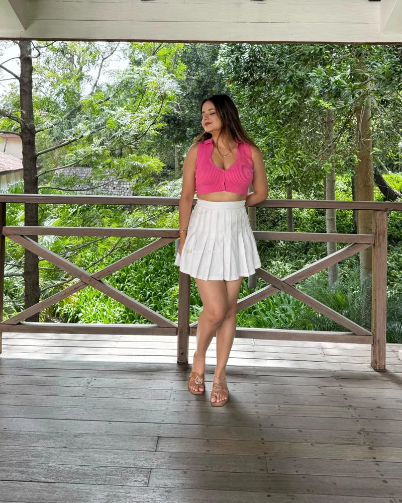 Nisha 𝟳𝟱𝟰𝟰𝟬𝟱𝟰𝟵𝟯𝟮 What I Offer:  - Full-body massage - Kissin