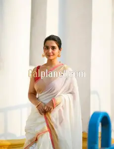 Asha singhaniya