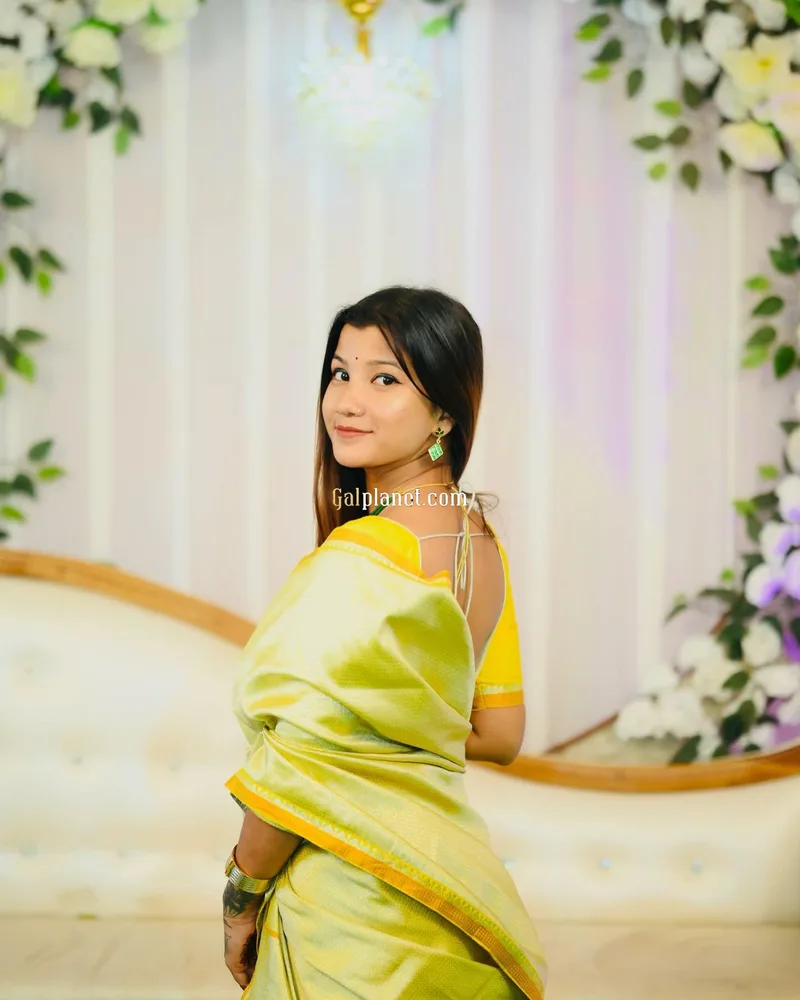 Today new profile available minakshi vip top model slim girl cash paym
