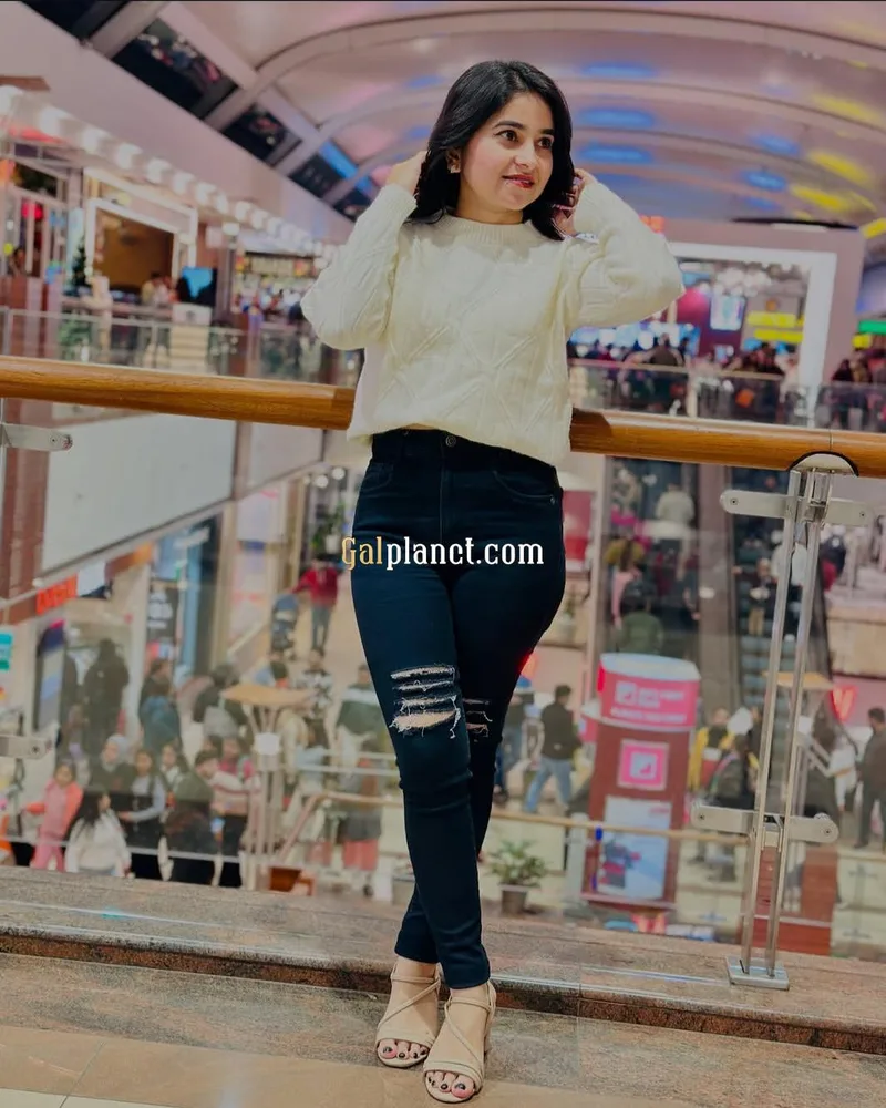 Hyderabad top model call girl service and escort service